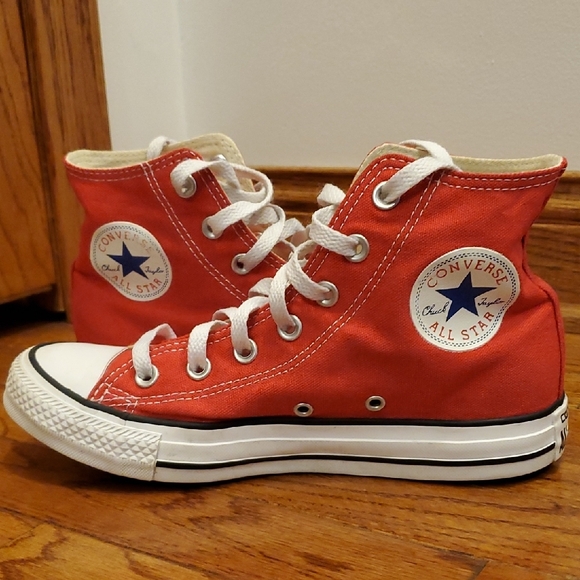 Converse Red and White High-Tops W 7 / M 5 - Picture 6 of 11
